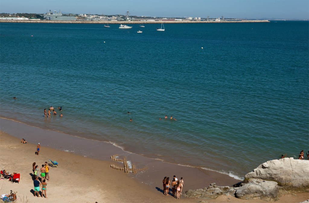 Dollar. Cyro García. Site-specific. Intervención efímera en Rota