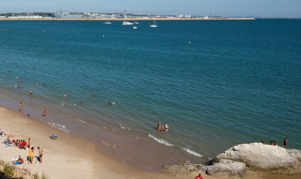 Dollar. Cyro García. Site-specific. Intervención efímera en Rota