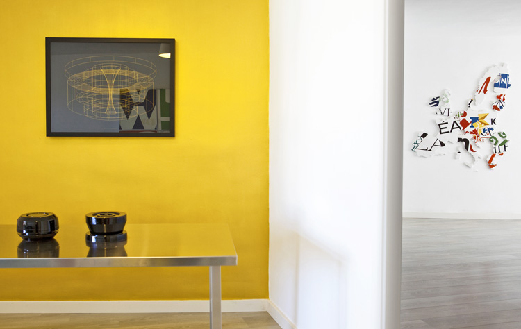 Cyro Garcia. Exposición "A la Deriva" Casa Sostoa. Europe S.A. y Logos Revolution. Fotografía y cerámica. Arte contemporáneo